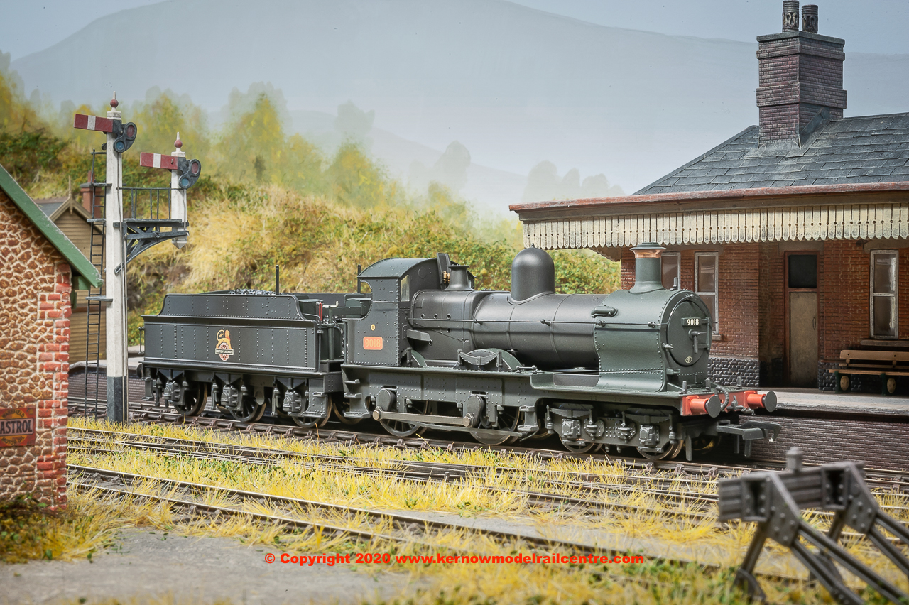 31-086A Bachmann 3200 Earl Class Steam Locomotive number 9018 in BR Black livery with early emblem and weathered finish